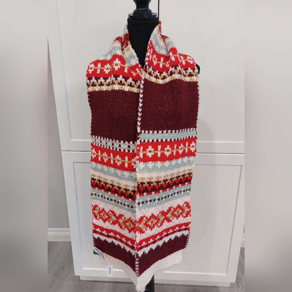 NWT Old Navy soft Reversable Scarf